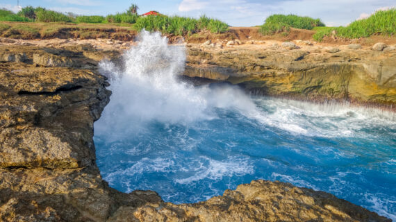 Devils tears landmark, Nusa Lembongan island, Bali, Indonesia