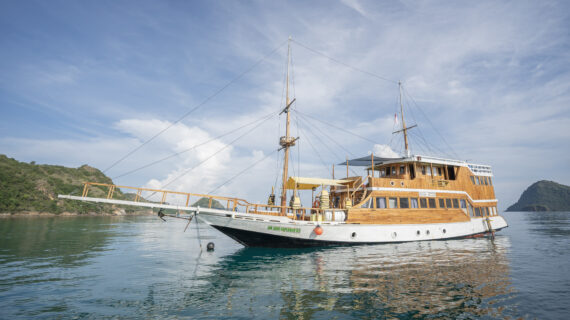 Nk Jaya 2 Phinisi Sailing Komodo Tour