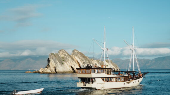 Alfatran Phinisi Sailing Komodo Tour