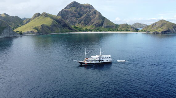 Sip 1 Phinisi Sailing Komodo Tour