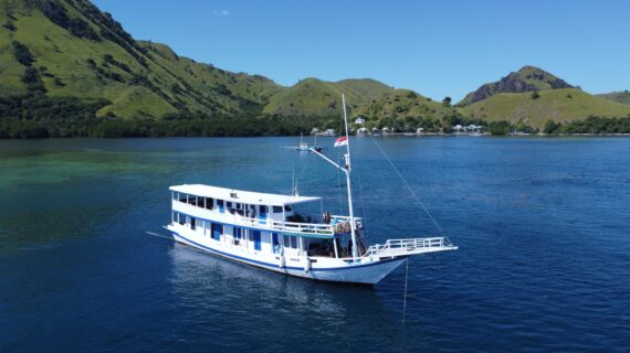 La Dyana Phinisi Komodo Tour