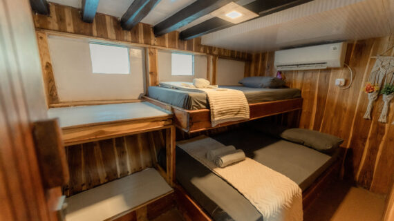 Almadira Phinisi Share Cabin Sailing Komodo Tour